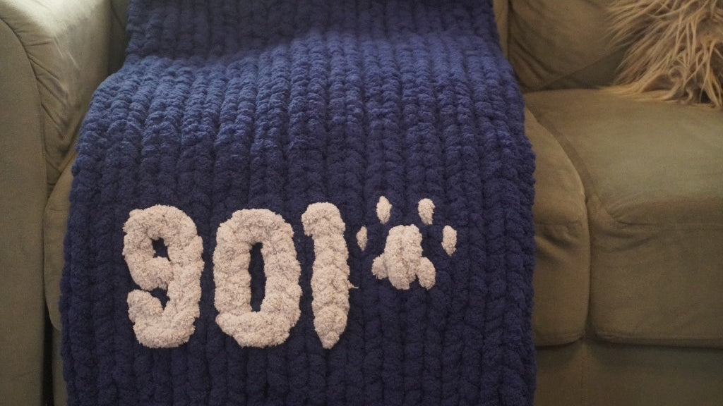 9.O.1 Hometown Chunky Throw — (Various Color Combos)